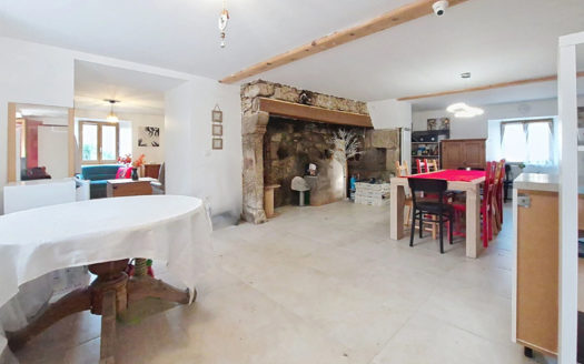 Maison 8 pièces 206m² 1h30 de LYON
