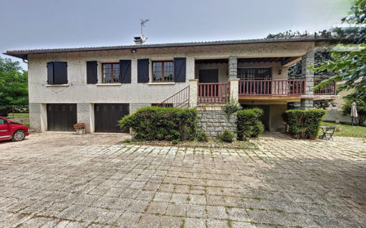 Maison VENDU – 8 pièces 194m² – Montrond Les Bains