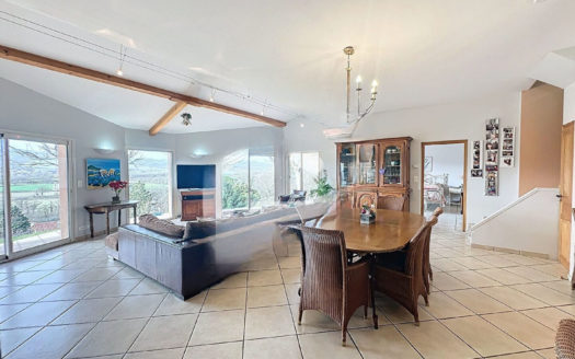 Villa de 4 pièces (145 m²) à vendre à CHALAIN D UZORE