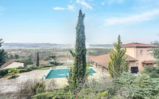 Villa de 4 pièces (145 m²) à vendre à CHALAIN D UZORE