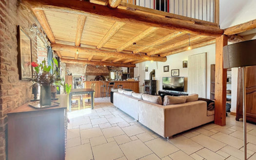 Maison de 5 pièces avec 4 chambres à vendre à Lezigneux