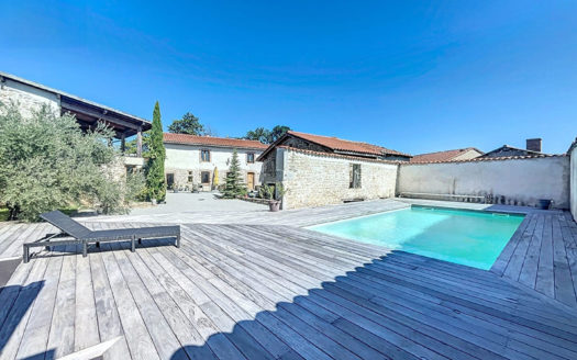 Maison de 5 pièces avec 4 chambres à vendre à Lezigneux