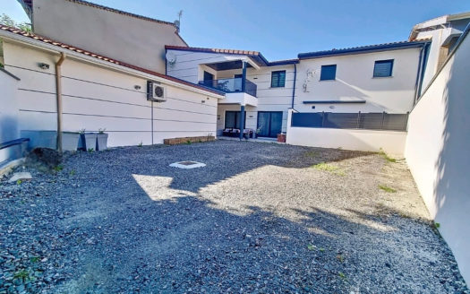 Maison de 5 pièces 197m² à vendre à SURY LE COMTAL