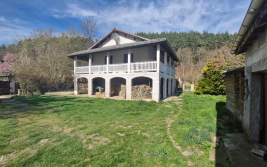 Maison Yssingeaux 4 pièce(s) 115 m²