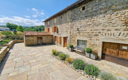 Maison hauteurs de Montbrison 8 pièces 206m²