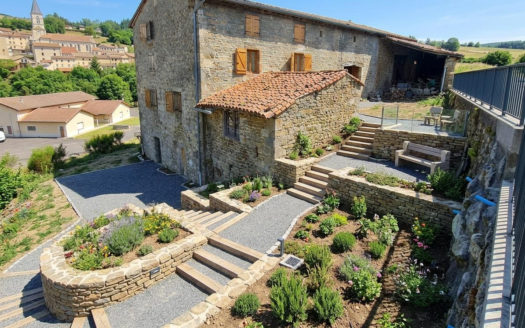 Maison hauteurs de Montbrison 8 pièces 206m²