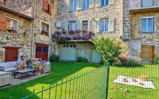 Maison 8 pièces 164m² à 7km de Boisset Saint Priest