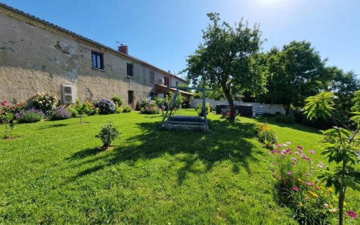 Maison Saint Germain Laval 7 pièces 208m²