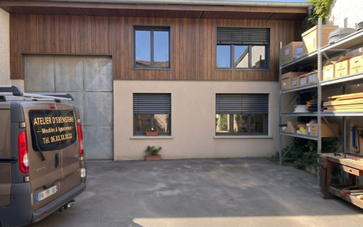 Maison spacieuse à vendre à Chambeon – Opportunité d&rsquo;investissement !